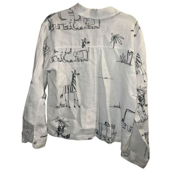✨Chico’s Animal Safari Linen Button Down Sz 1 Shirt✨ - Picture 2 of 10